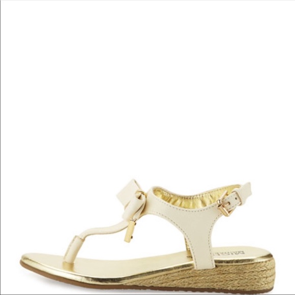 Last 1 Final Drop❗️Michael Kors Girls Sandals - Picture 4 of 4